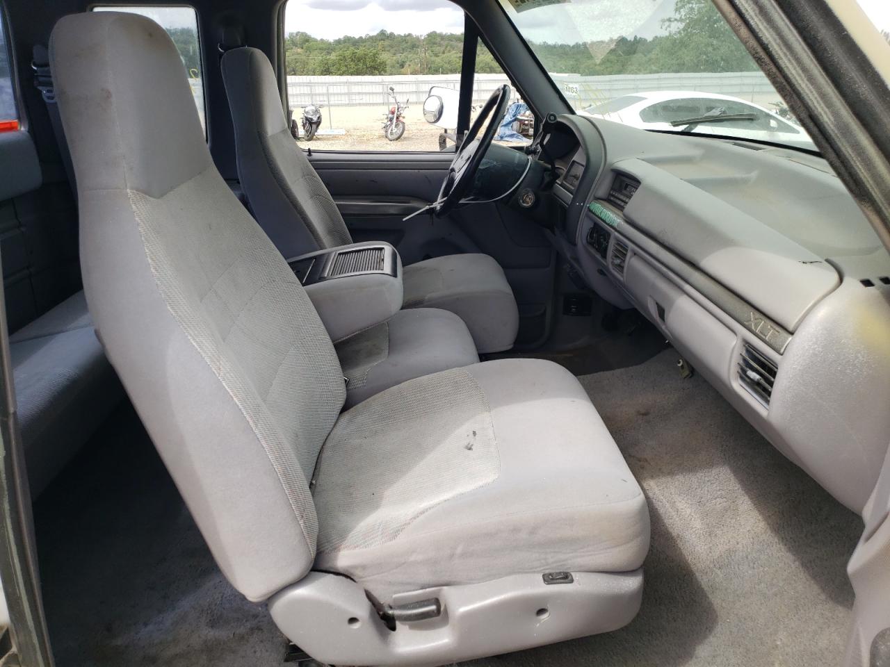 Photo 5 from auction – 1995 FORD F250 with VIN 1FTHX25F4SKB53186