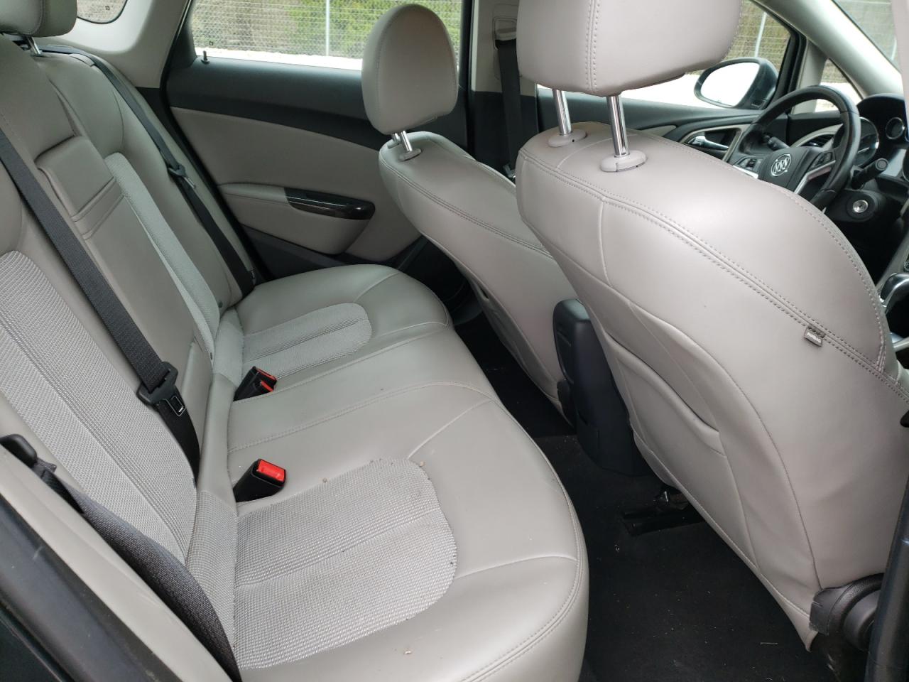 Photo 6 from auction – 2015 BUICK VERANO CON with VIN 1G4PR5SKXF4119137