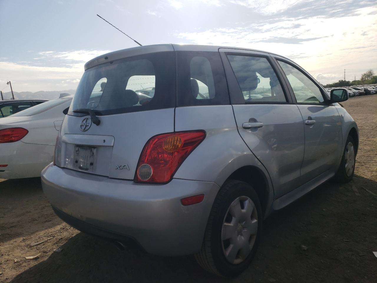 Photo 4 from auction – 2005 TOYOTA SCION XA with VIN JTKKT604750109500