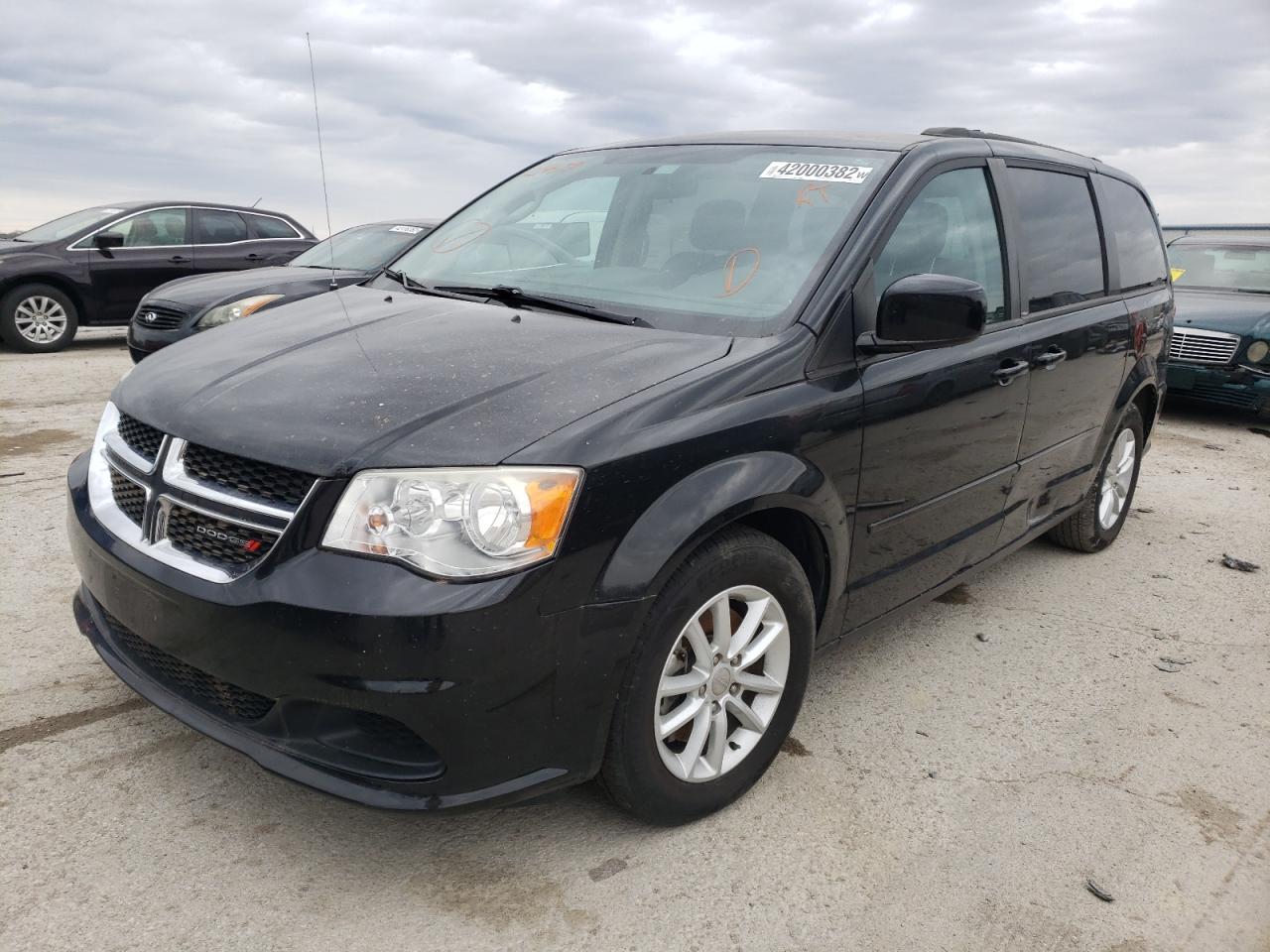 Photo 2 from auction – 2014 DODGE GRAND CARA with VIN 2C4RDGCG2ER214479