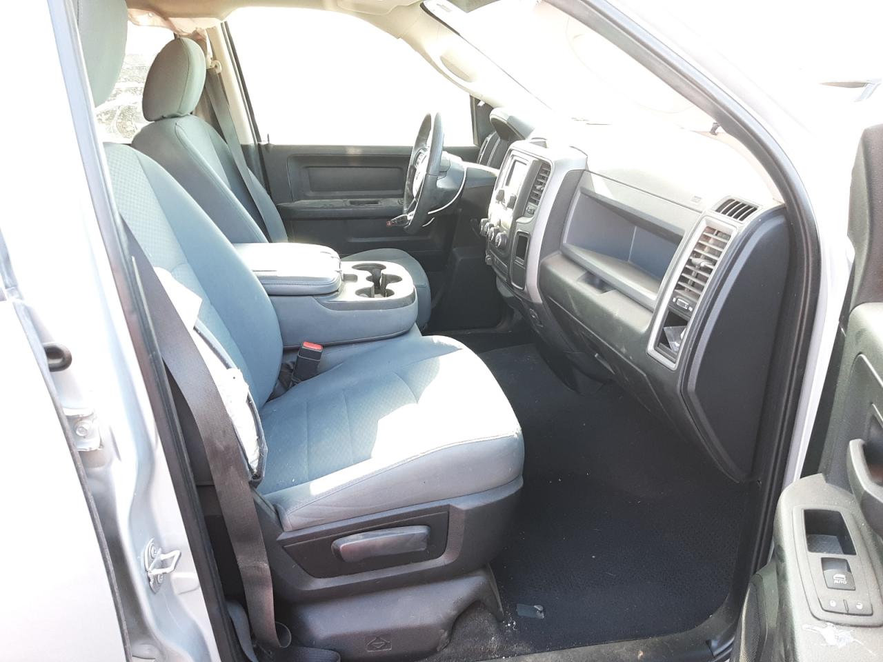 Foto 5 de la subasta – 2017 RAM 1500 ST con VIN 1C6RR6FG0HS860573