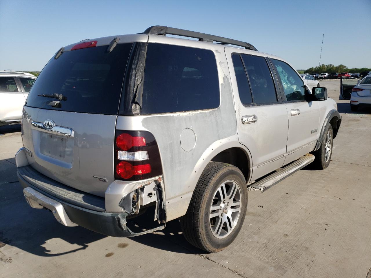 Photo 9 from auction – 2007 FORD EXPLORER with VIN 1FMEU73E57UB50307