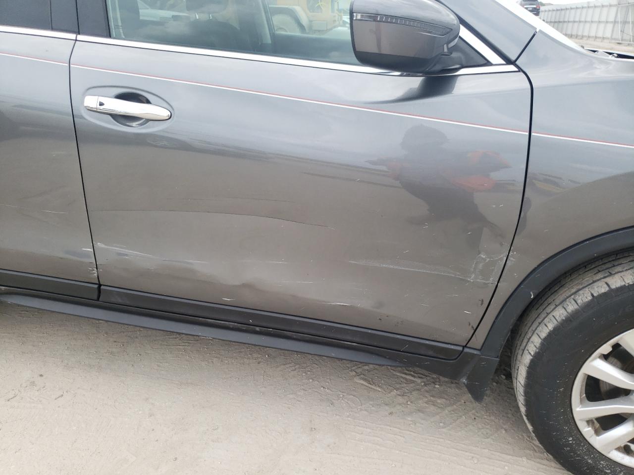 Photo 9 from auction – 2018 NISSAN ROGUE S with VIN 5N1AT2MT6JC765897