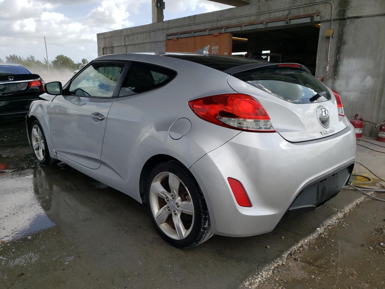 Photo 3 from auction – 2012 HYUNDAI VELOSTER with VIN KMHTC6AD8CU046516