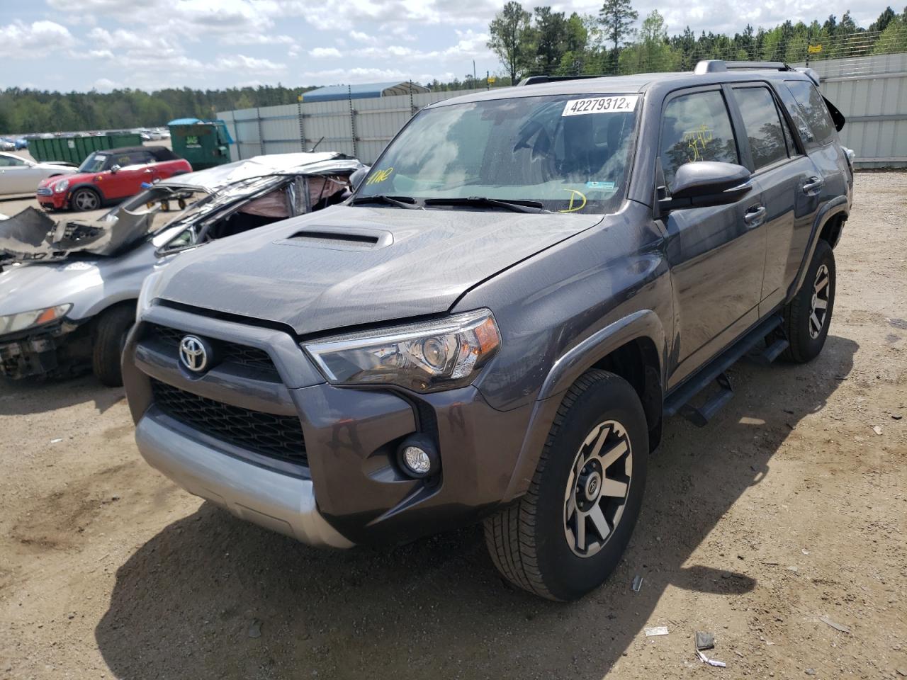 Photo 2 from auction – 2019 TOYOTA 4 RUNNER with VIN JTEBU5JR3K5642091