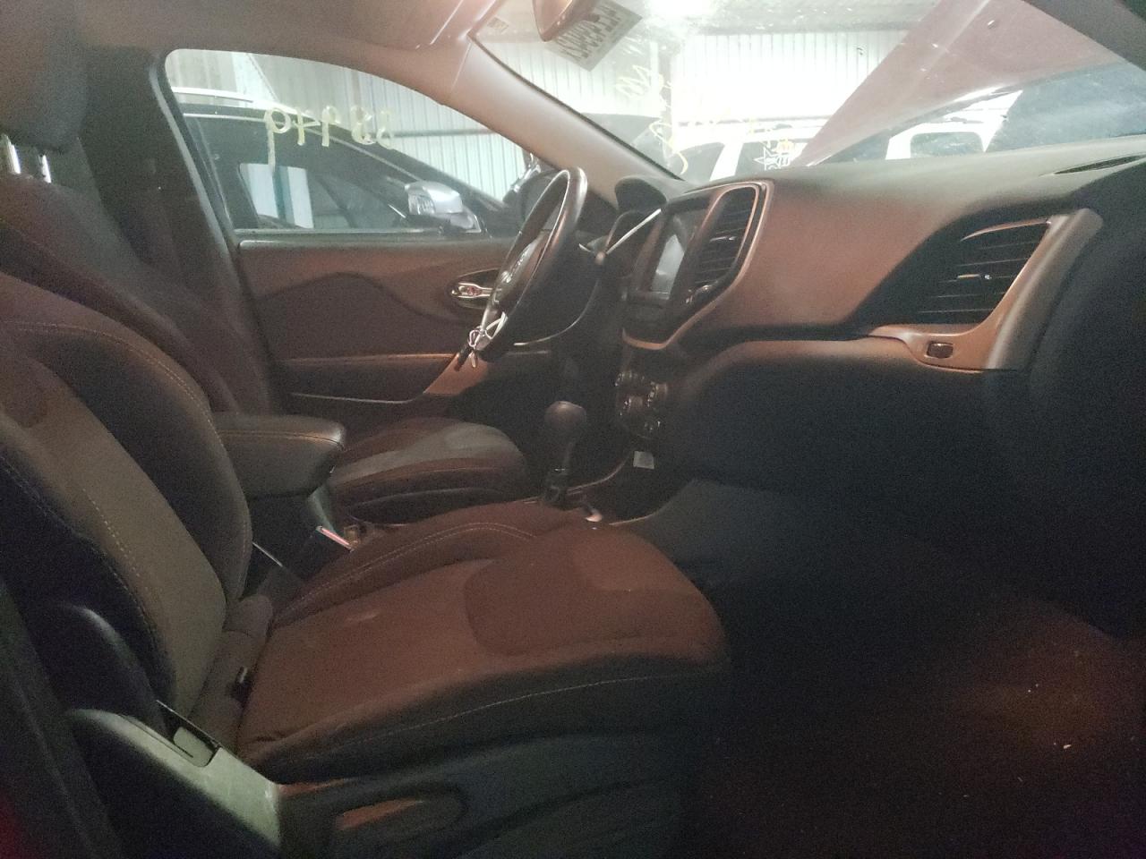 Photo 5 from auction – 2017 JEEP CHEROKEE L with VIN 1C4PJLCB2HW649785
