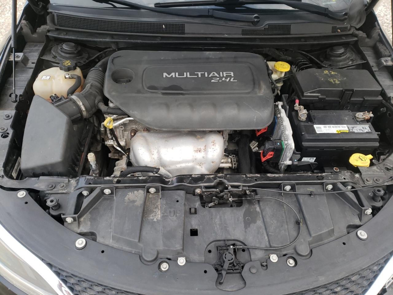 Photo 7 from auction – 2015 CHRYSLER 200 LIMITE with VIN 1C3CCCAB2FN605921