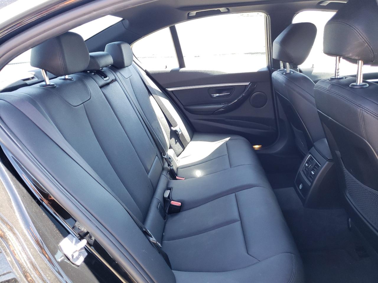 Photo 6 from auction – 2018 BMW 330 I with VIN WBA8B9G56JNU96278