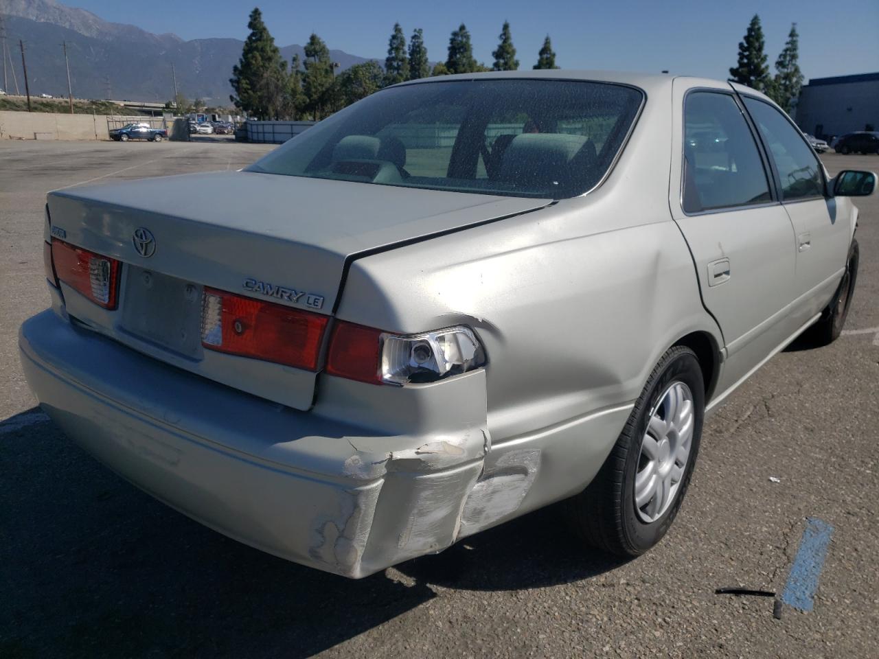 Photo 4 from auction – 2001 TOYOTA CAMRY CE with VIN 4T1BG22K11U780935