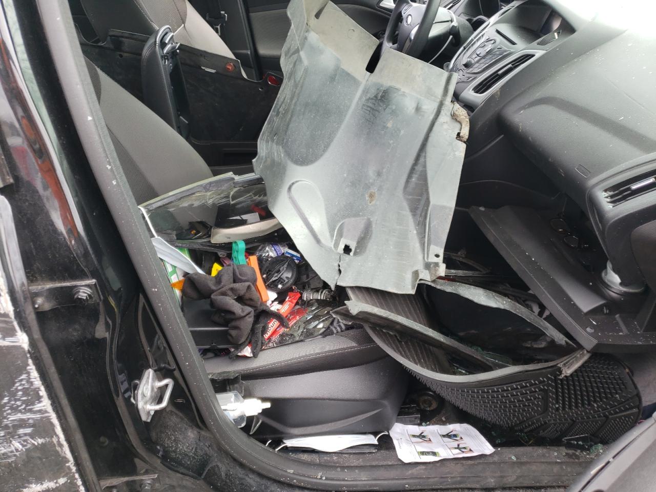 Photo 5 from auction – 2014 FORD FOCUS SE with VIN 1FADP3F24EL243359