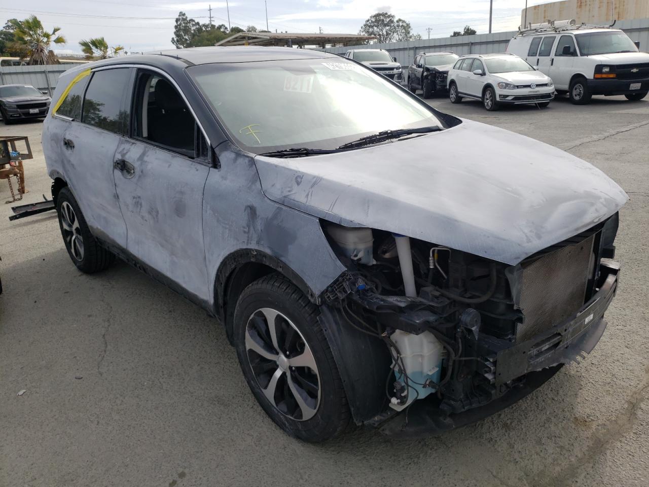 KIA SORENTO EX 2017 with VIN 5XYPH4A56HG287164 - Photo from auction