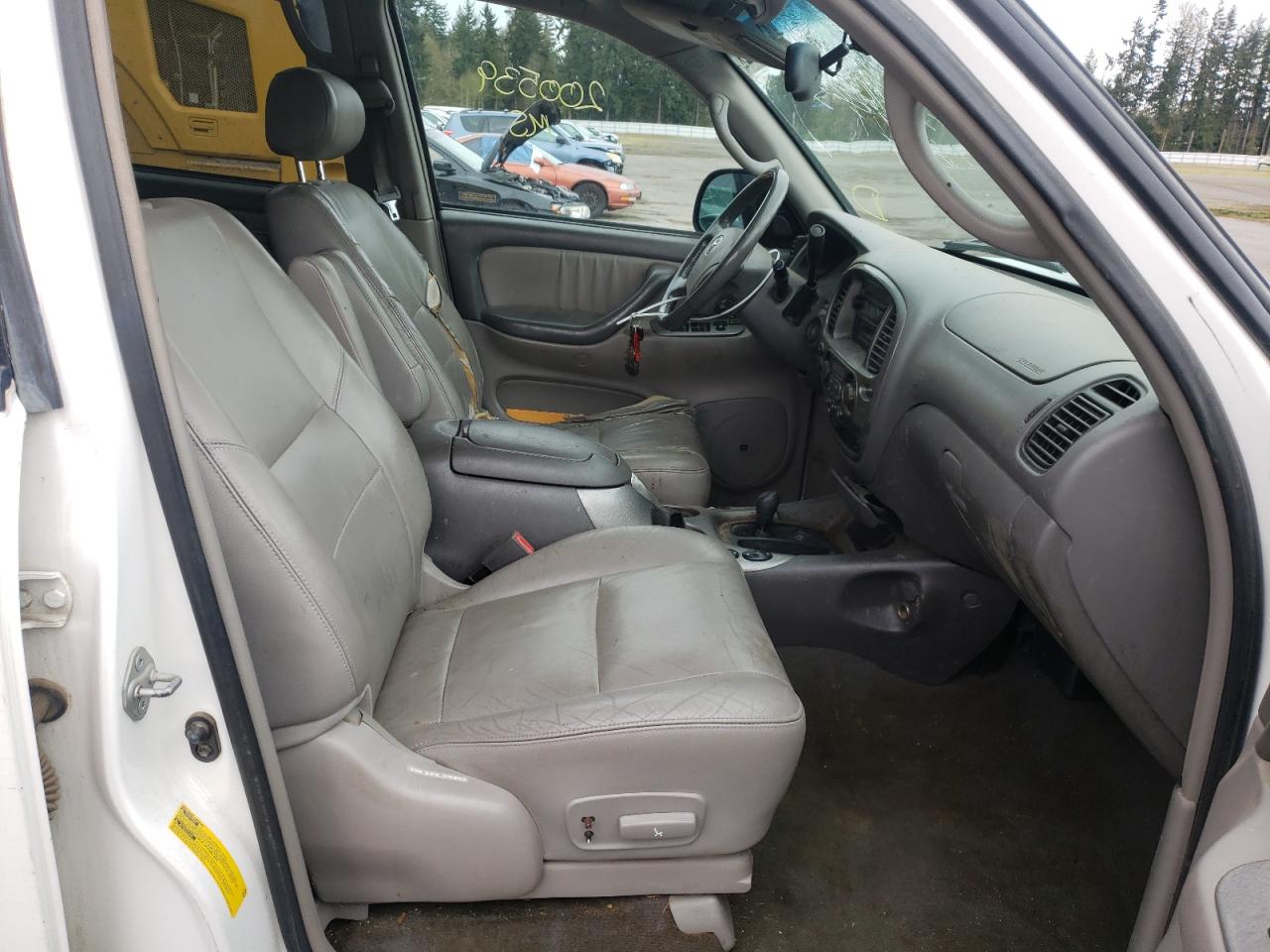 Photo 5 from auction – 2003 TOYOTA SEQUOIA LI with VIN 5TDBT48A73S159197