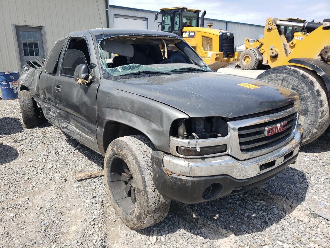GMC NEW SIERRA 2001 with VIN 2GTEK19TX11366816 - Photo from auction