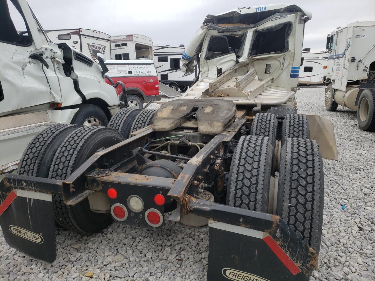 Photo 6 from auction – 2017 FREIGHTLINER CASCADIA 1 with VIN 3AKJGEDV9HSHZ5918