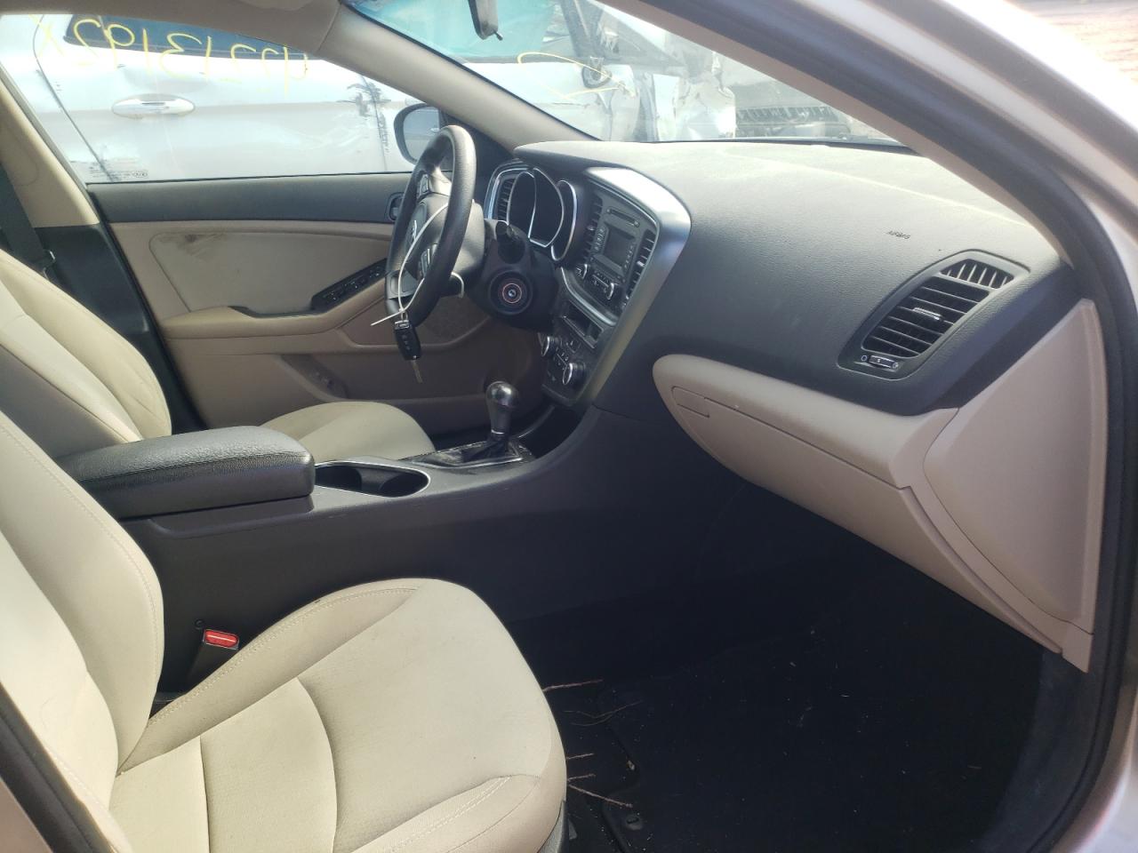 Photo 5 from auction – 2015 KIA OPTIMA LX with VIN 5XXGM4A73FG367052