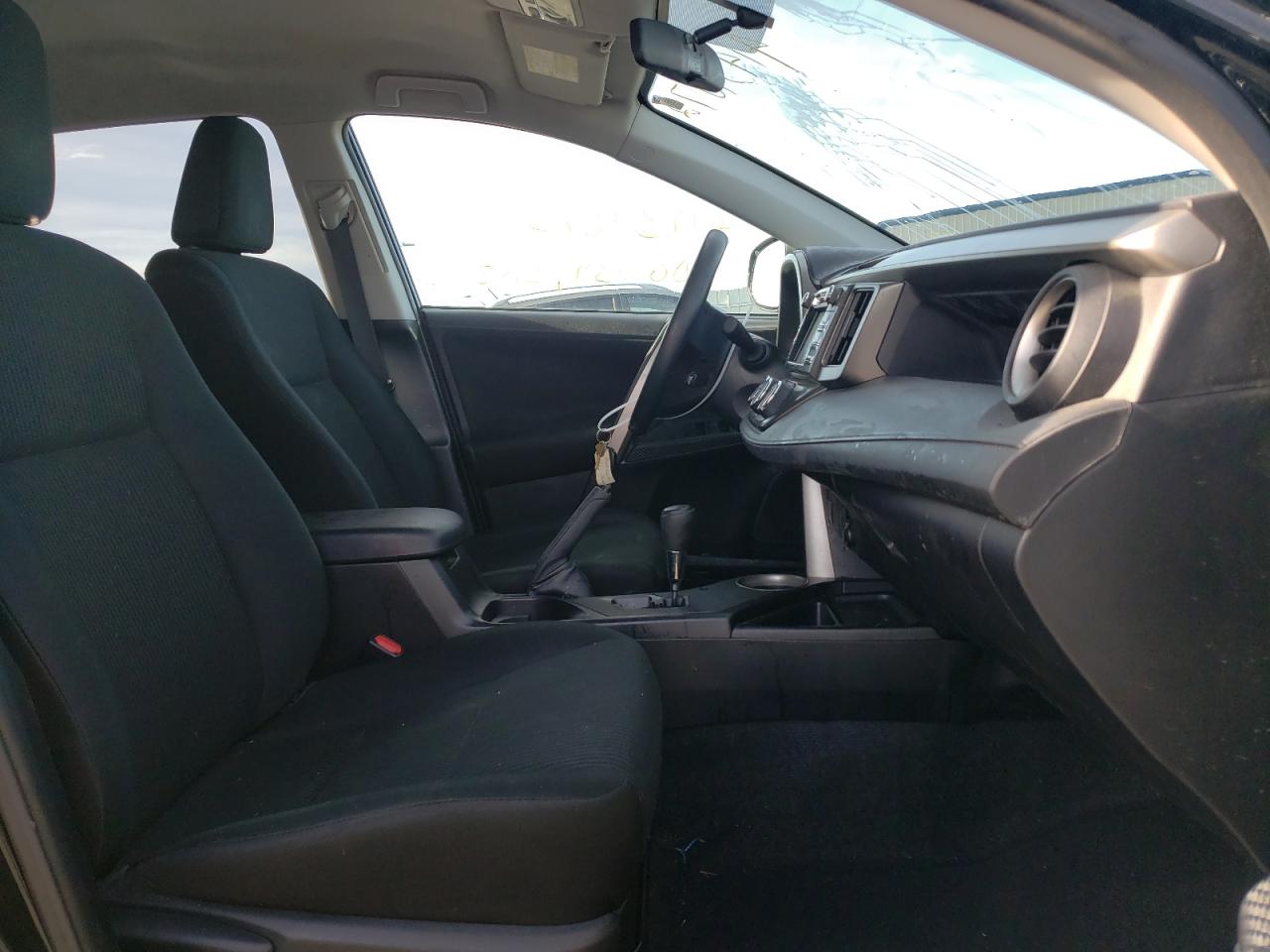 Photo 5 from auction – 2014 TOYOTA RAV4 LE with VIN 2T3BFREV7EW198627