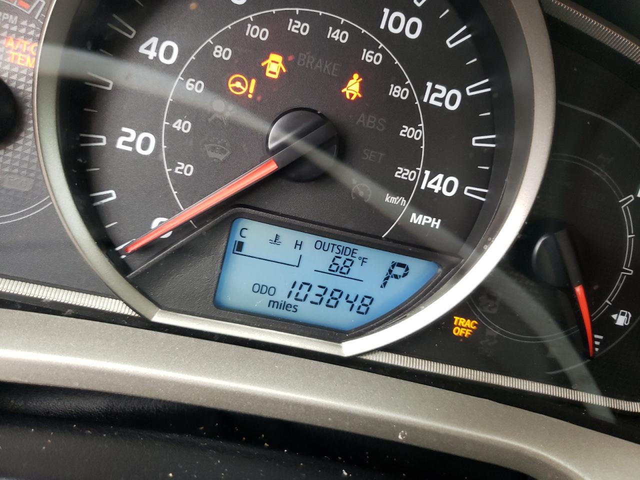 Photo 8 from auction – 2014 TOYOTA RAV4 XLE with VIN 2T3RFREV2EW226431