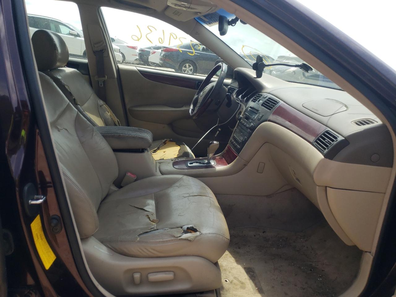Photo 5 from auction – 2003 LEXUS ES 300 with VIN JTHBF30G430140769
