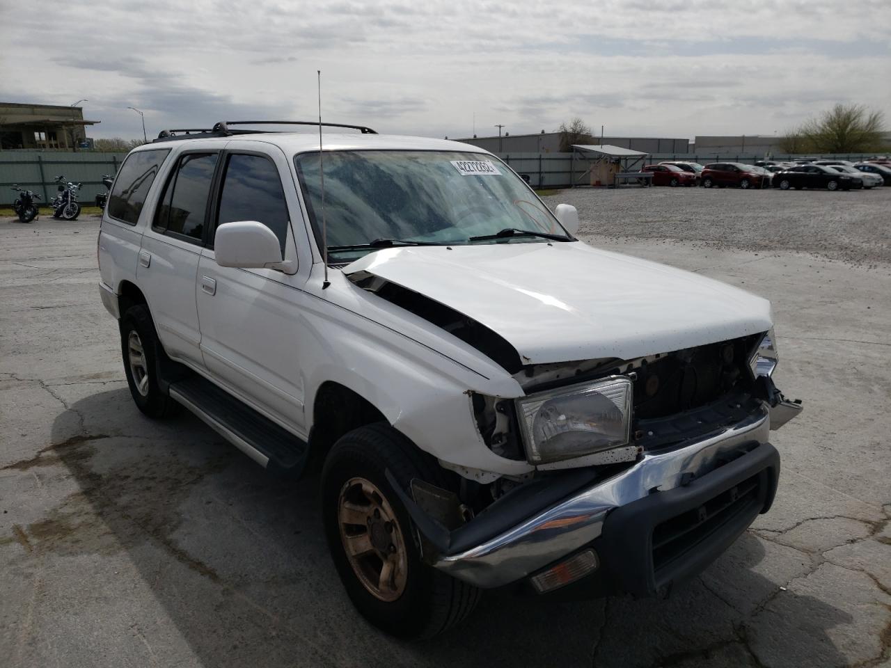 TOYOTA 4RUNNER SR 2000 with VIN JT3GN86R7Y0136744 - Photo from auction