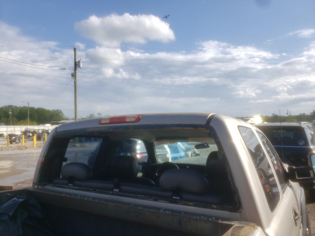 Photo 10 from auction – 2005 GMC SIERRA C25 with VIN 1GTHC29UX5E286543