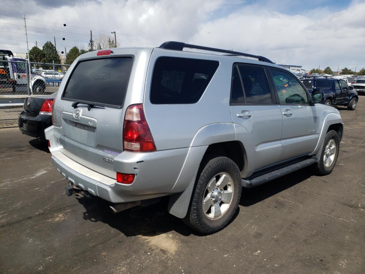 Photo 4 from auction – 2004 TOYOTA 4RUNNER SR with VIN JTEBT14R340029394