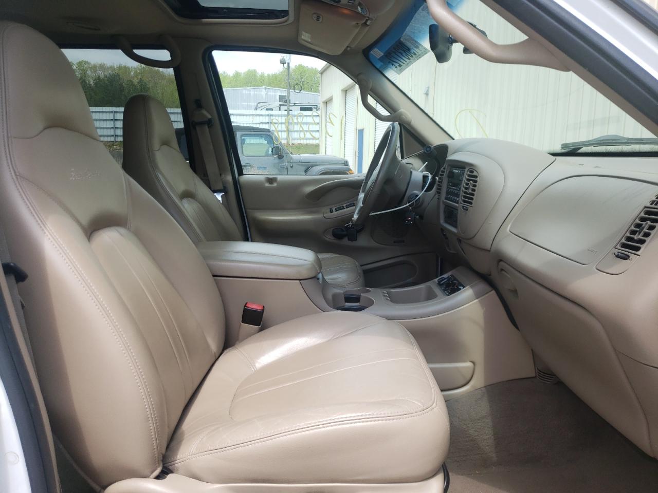 Photo 5 from auction – 2001 FORD EXPEDITION with VIN 1FMRU17L61LB70392