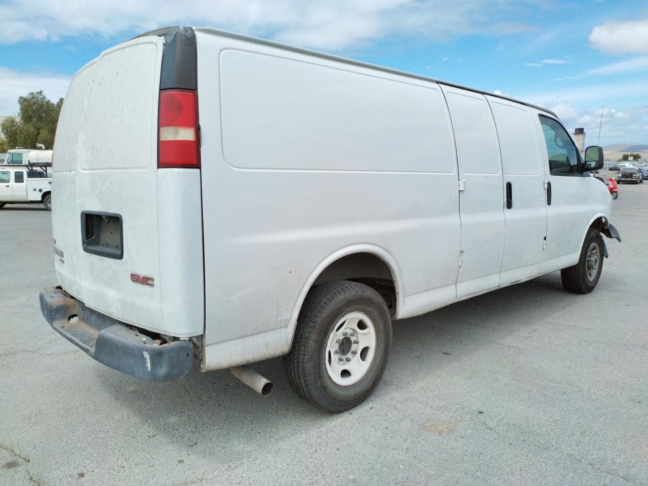 Photo 4 from auction – 2011 GMC SAVANA G25 with VIN 1GTW7GCA5B1905754