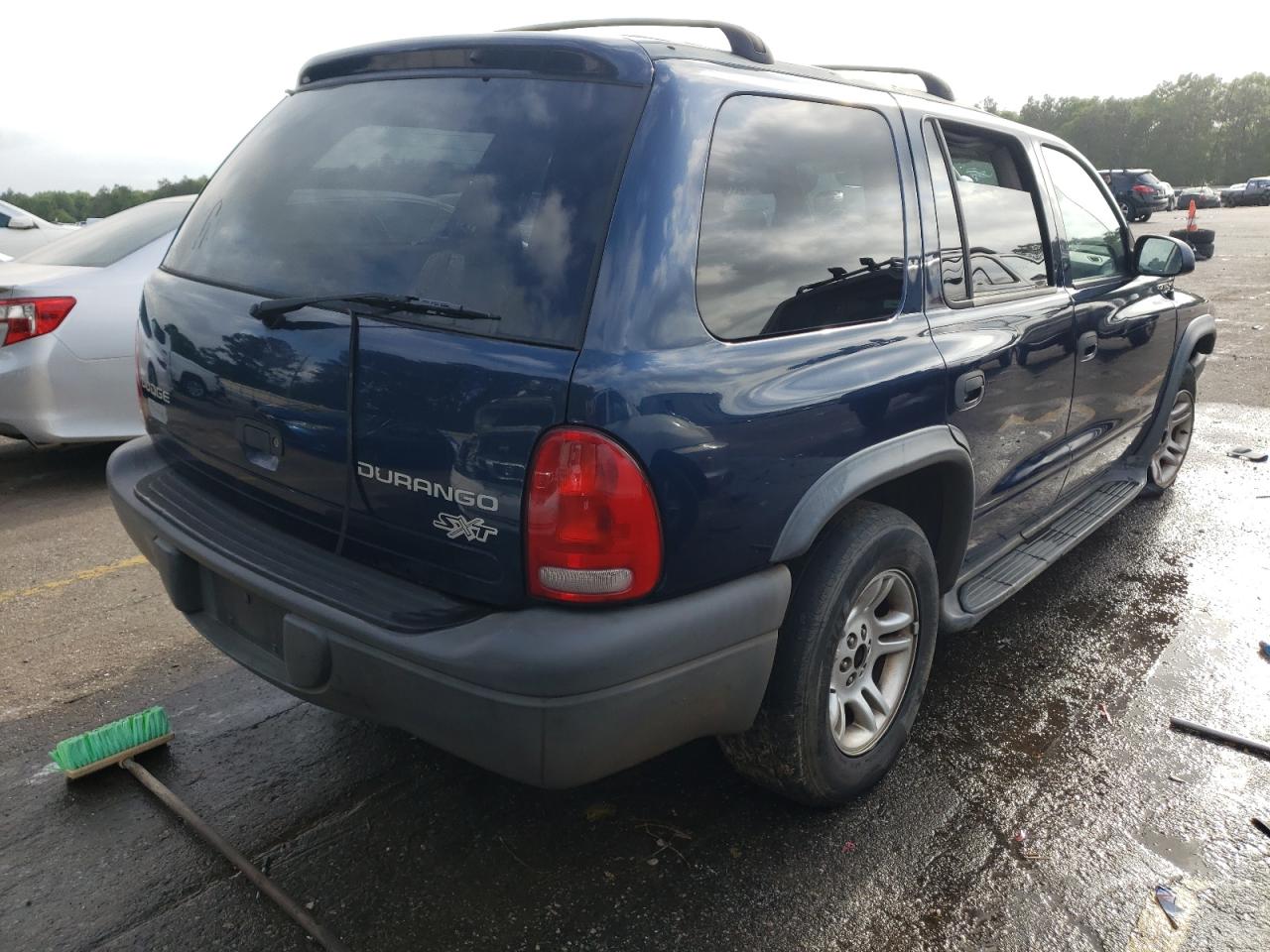 Photo 4 from auction – 2003 DODGE DURANGO SP with VIN 1D4HR38N63F576884