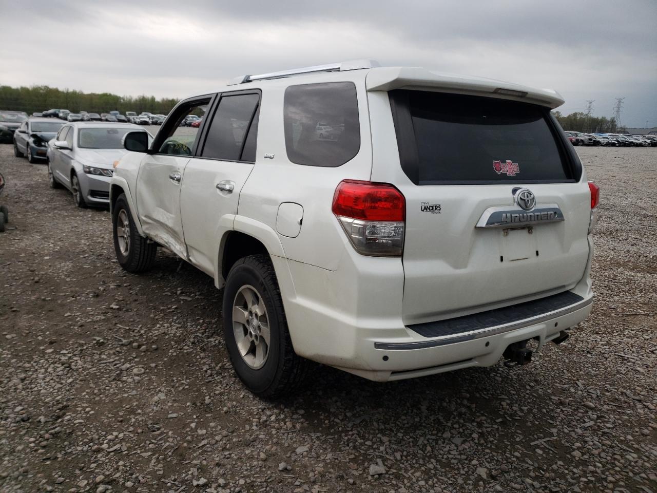 Photo 3 from auction – 2010 TOYOTA 4RUNNER SR with VIN JTEZU5JR0A5000747