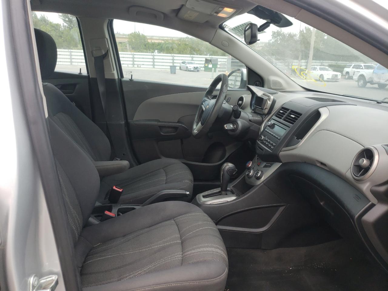 Photo 5 from auction – 2015 CHEVROLET SONIC LS with VIN 1G1JA5SH4F4139382
