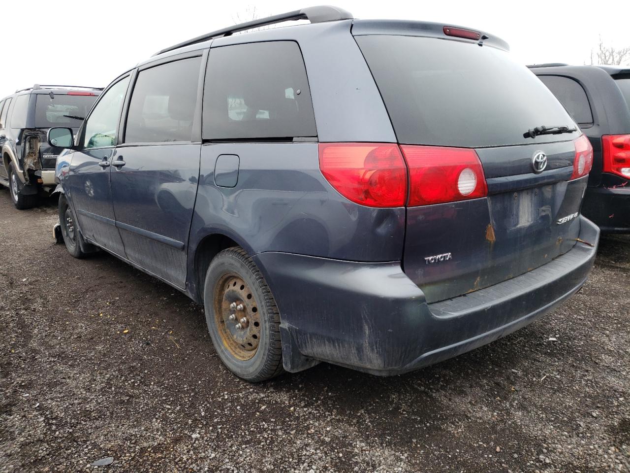 Photo 3 from auction – 2007 TOYOTA SIENNA CE with VIN 5TDZK23C97S046887