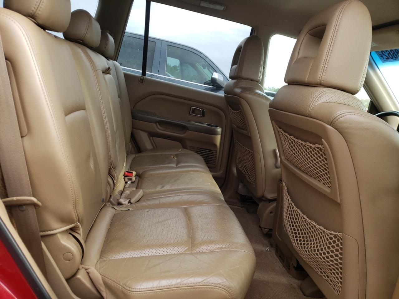 Photo 6 from auction – 2004 HONDA PILOT EXL with VIN 5FNYF18574B006604