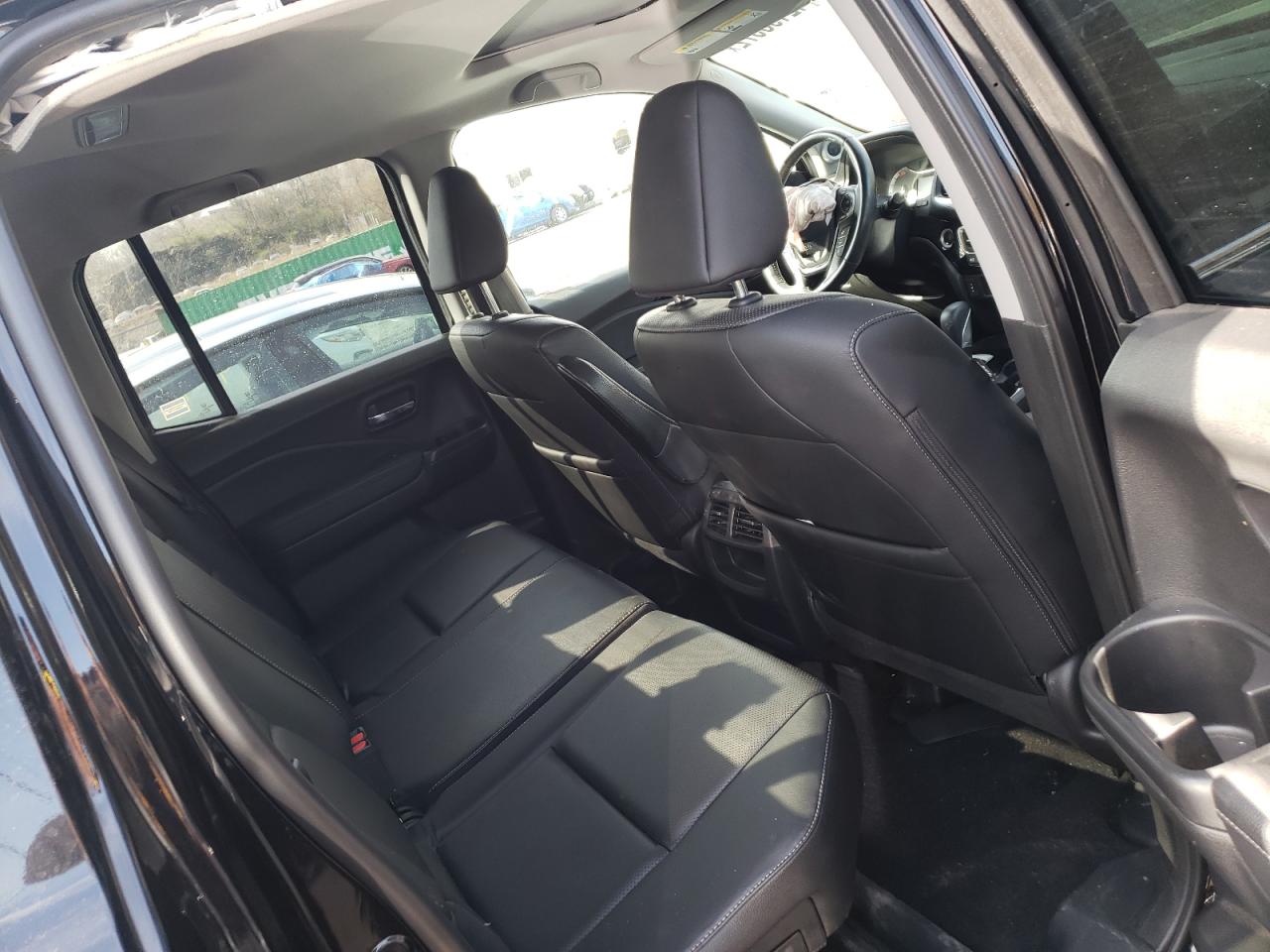 Photo 6 from auction – 2018 HONDA RIDGELINE with VIN 5FPYK3F75JB010603