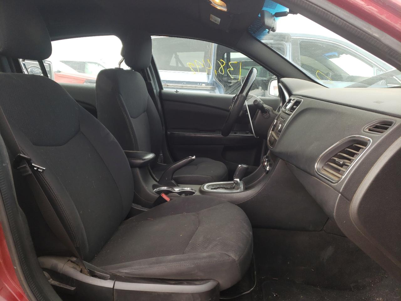 Photo 5 from auction – 2014 CHRYSLER 200 LX with VIN 1C3CCBAB2EN237281