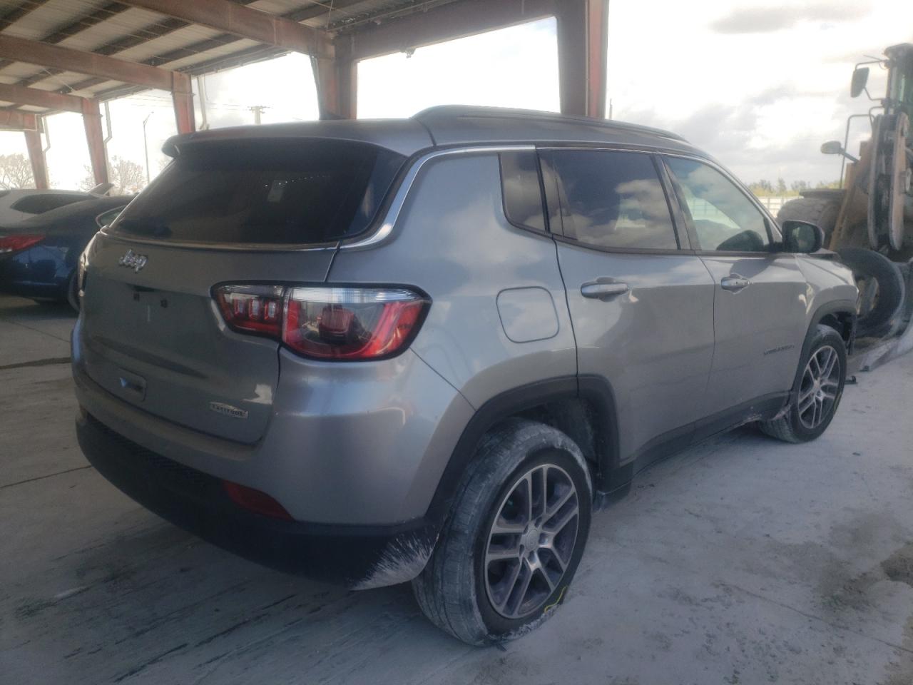 Photo 4 from auction – 2020 JEEP COMPASS LA with VIN 3C4NJCBB8LT231318