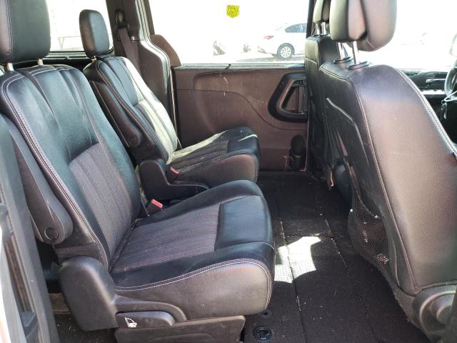 Photo 6 from auction – 2016 CHRYSLER TOWN & COU with VIN 2C4RC1HG3GR215488