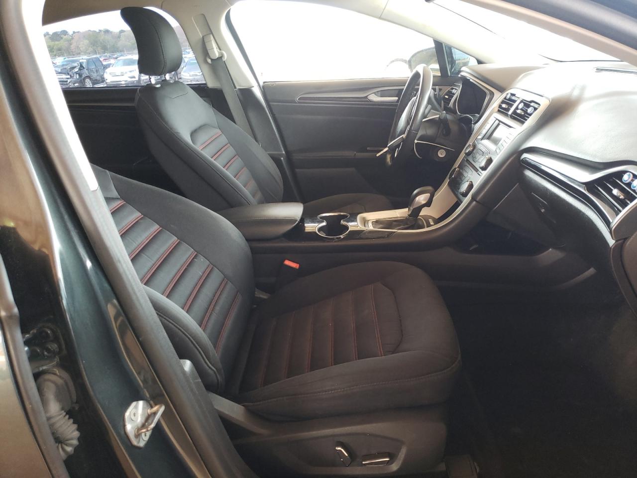 Photo 5 from auction – 2016 FORD FUSION SE with VIN 3FA6P0T98GR203427