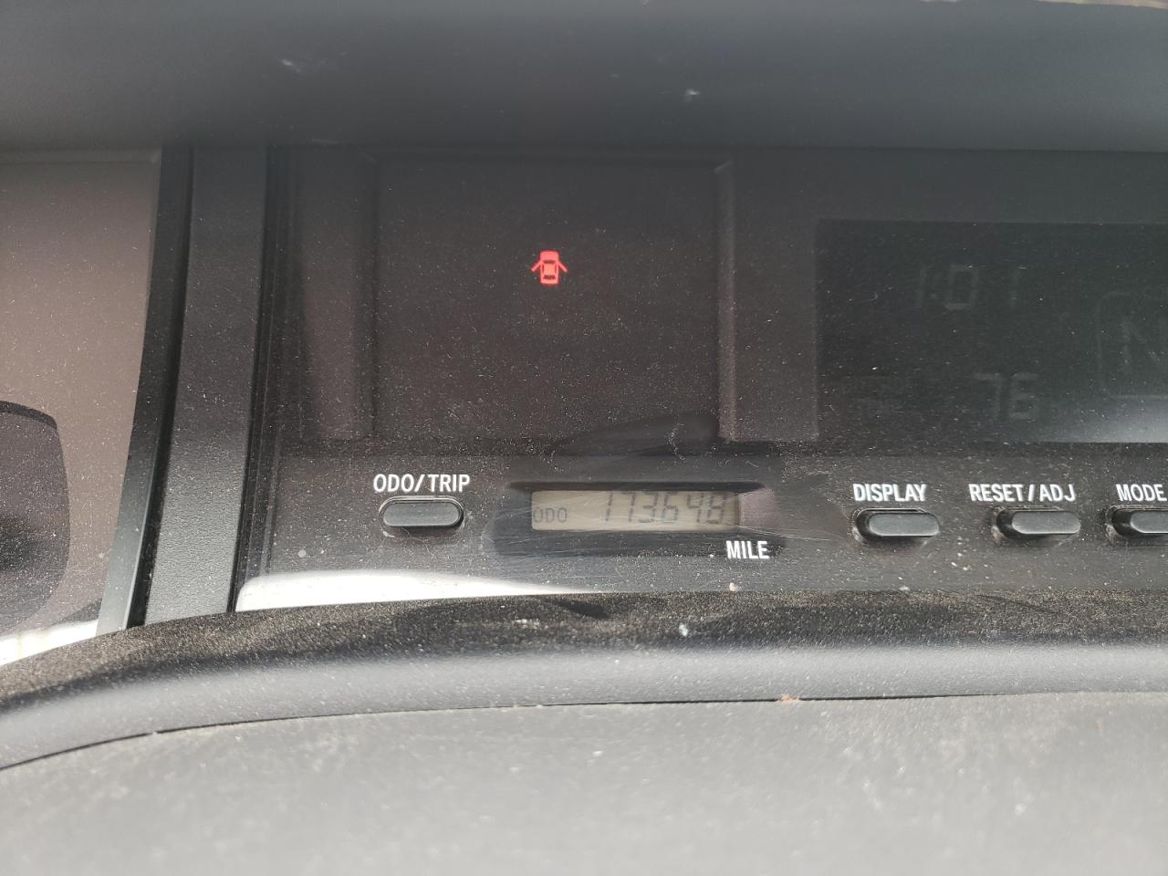 Photo 8 from auction – 2003 TOYOTA AVALON XL with VIN 4T1BF28B13U330019