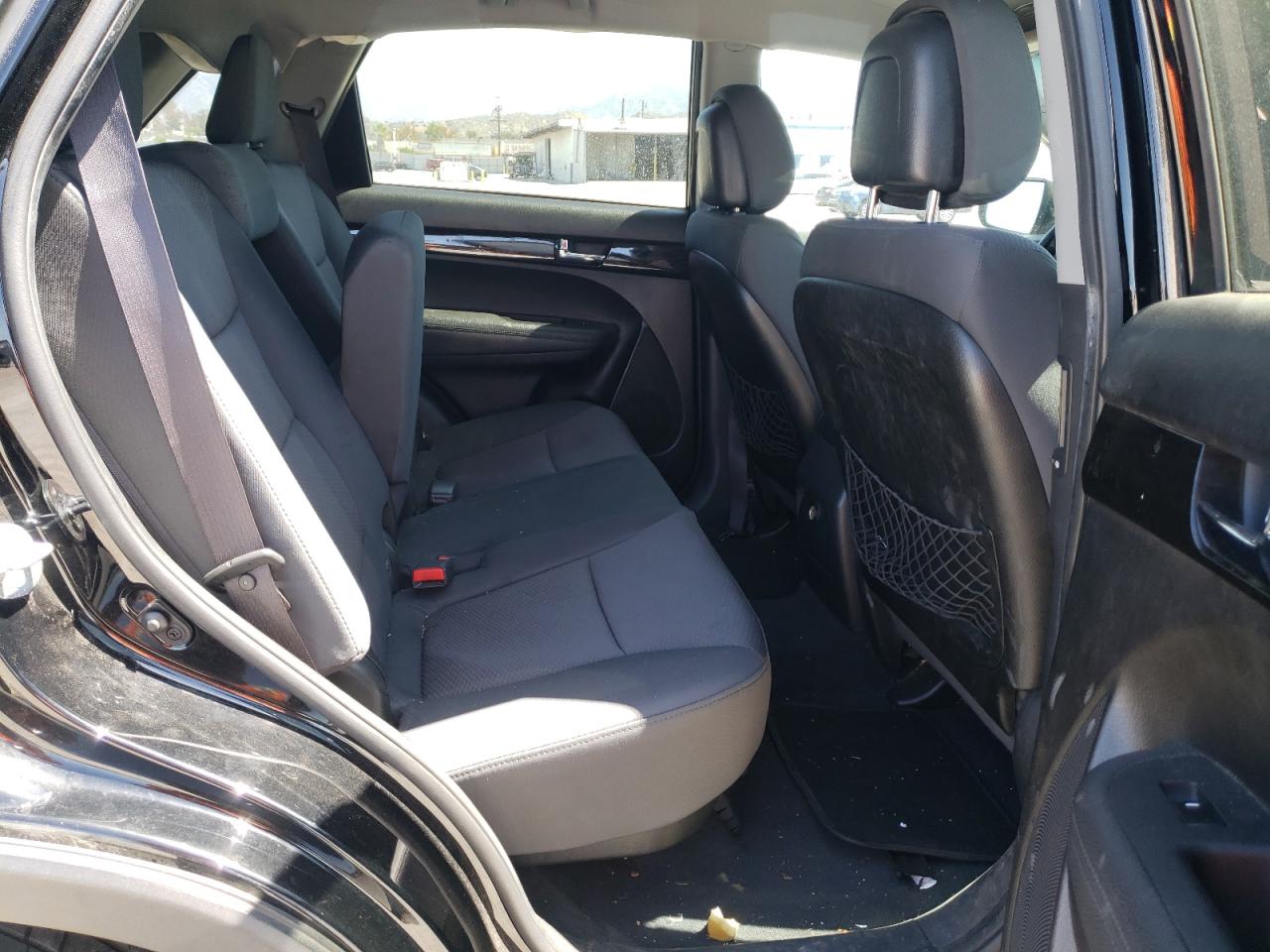 Photo 6 from auction – 2013 KIA SORENTO LX with VIN 5XYKT4A61DG325928