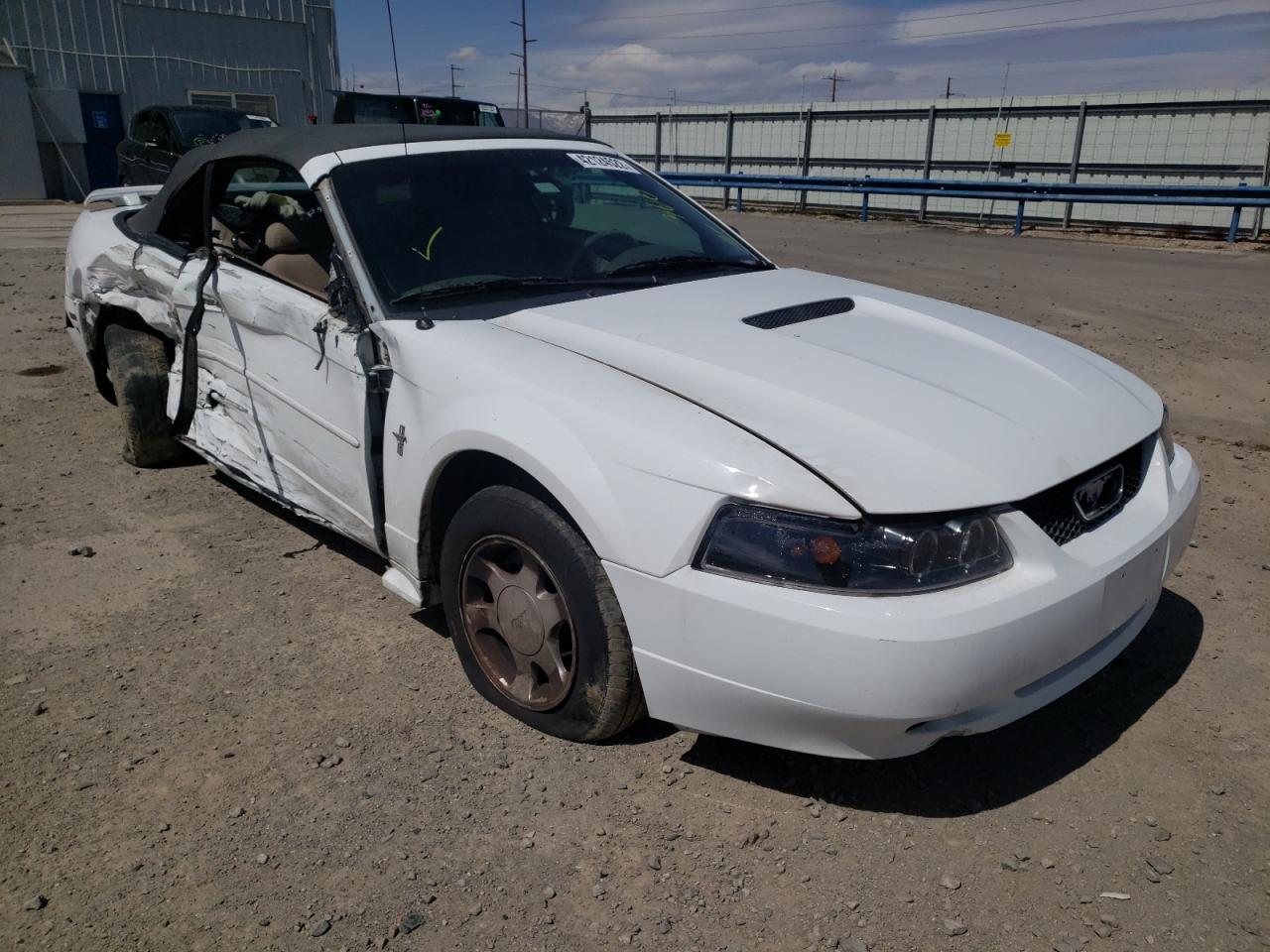 FORD MUSTANG 2000 with VIN 1FAFP4444YF197294 - Photo from auction