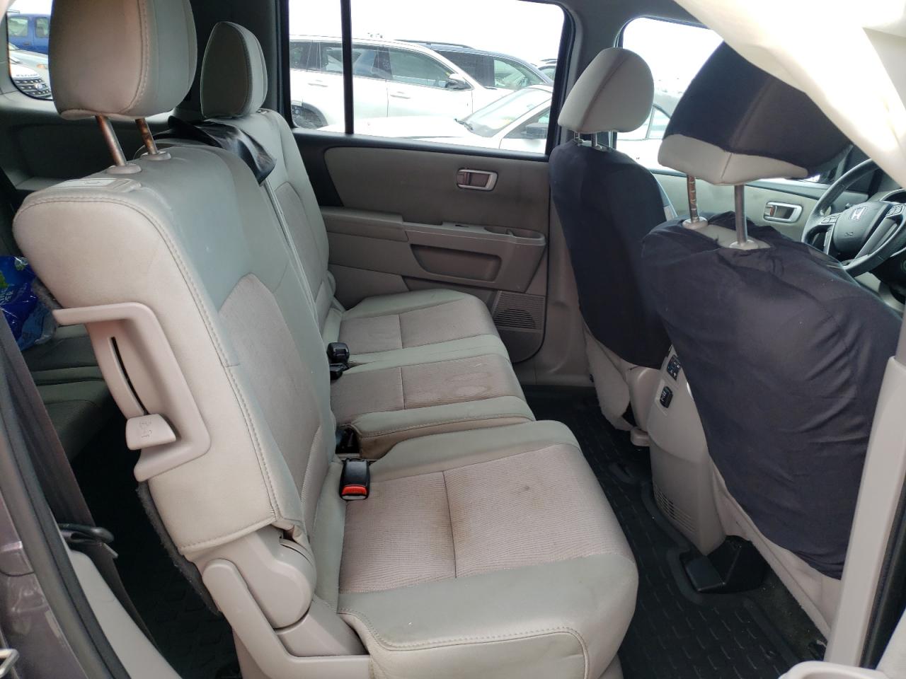 Photo 6 from auction – 2014 HONDA PILOT EX with VIN 5FNYF4H45EB025937