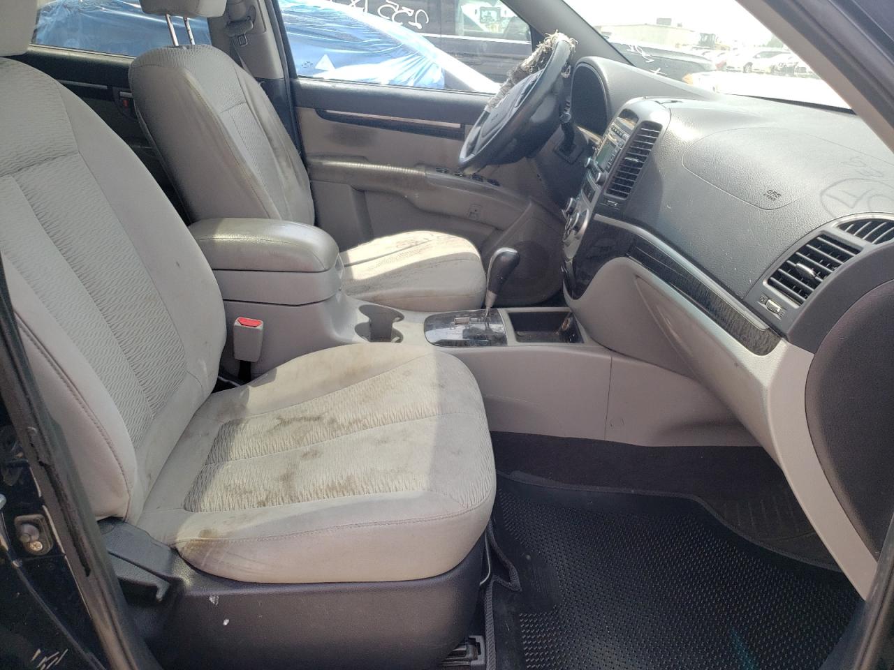 Photo 5 from auction – 2009 HYUNDAI SANTA FE G with VIN 5NMSG13D19H320272