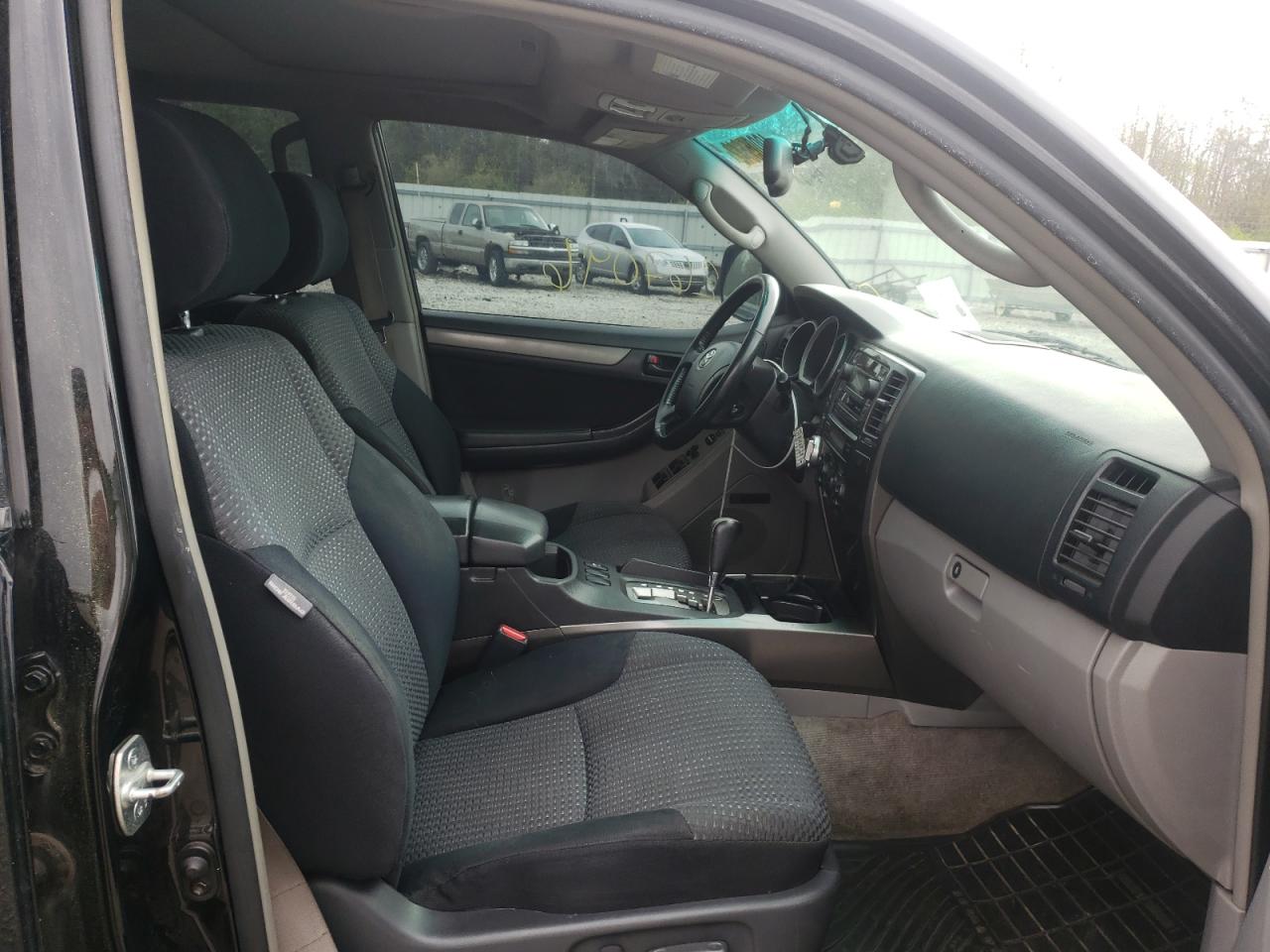 Photo 5 from auction – 2006 TOYOTA 4RUNNER SR with VIN JTEBT14R060058404