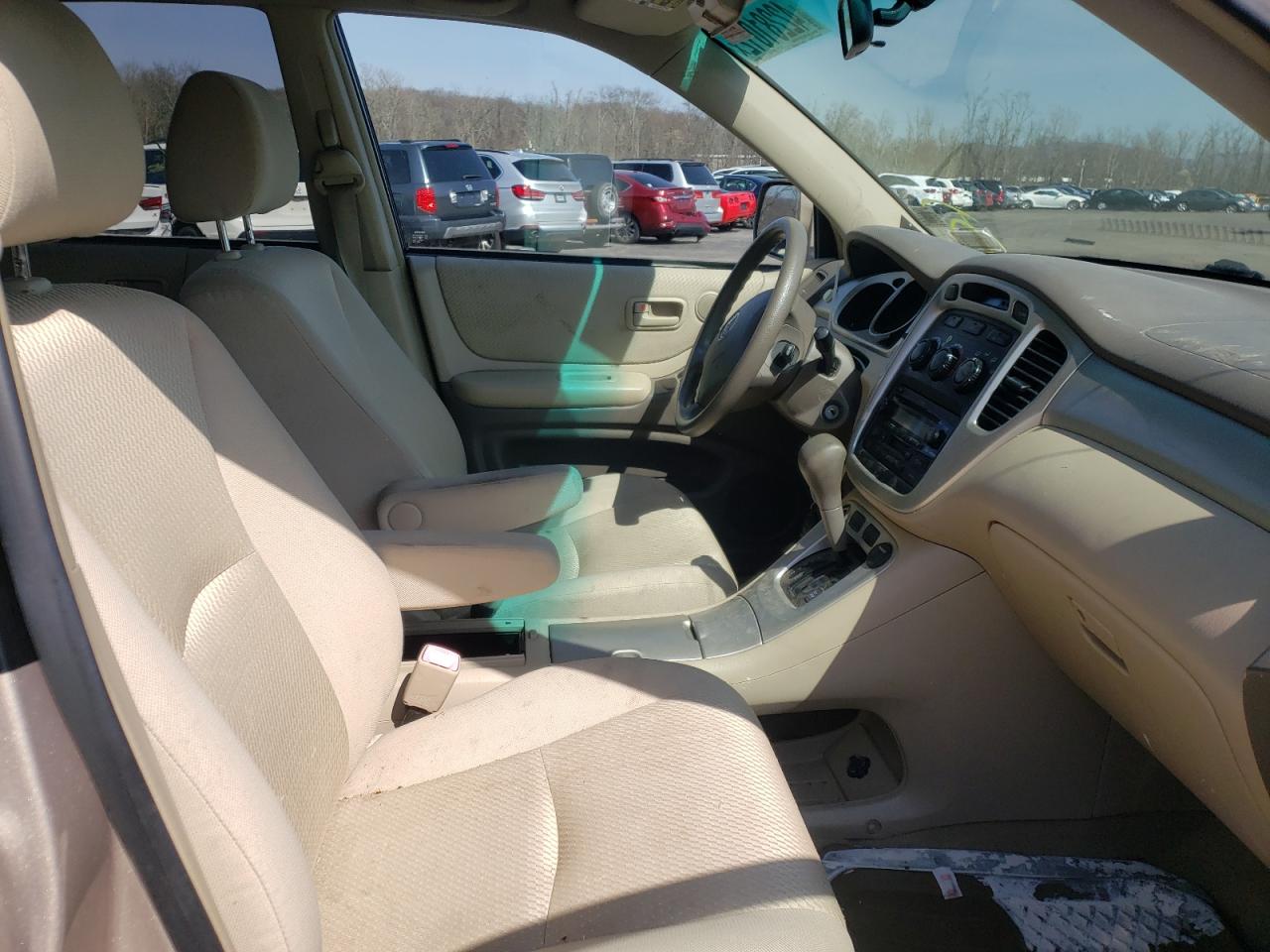 Photo 5 from auction – 2005 TOYOTA HIGHLANDER with VIN JTEEP21AX50085291
