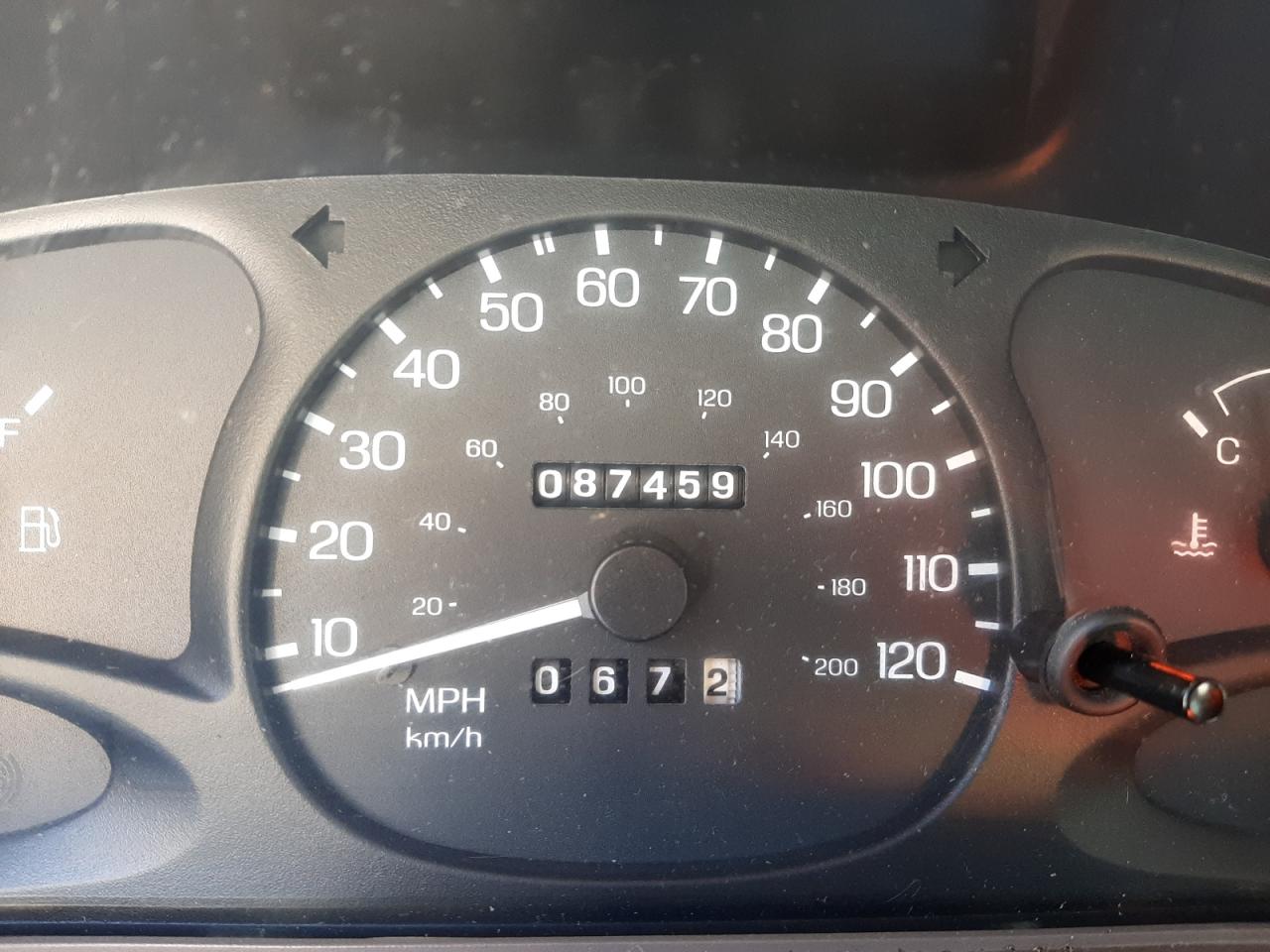Photo 8 from auction – 1998 FORD ESCORT SE with VIN 3FAFP15P1WR249164