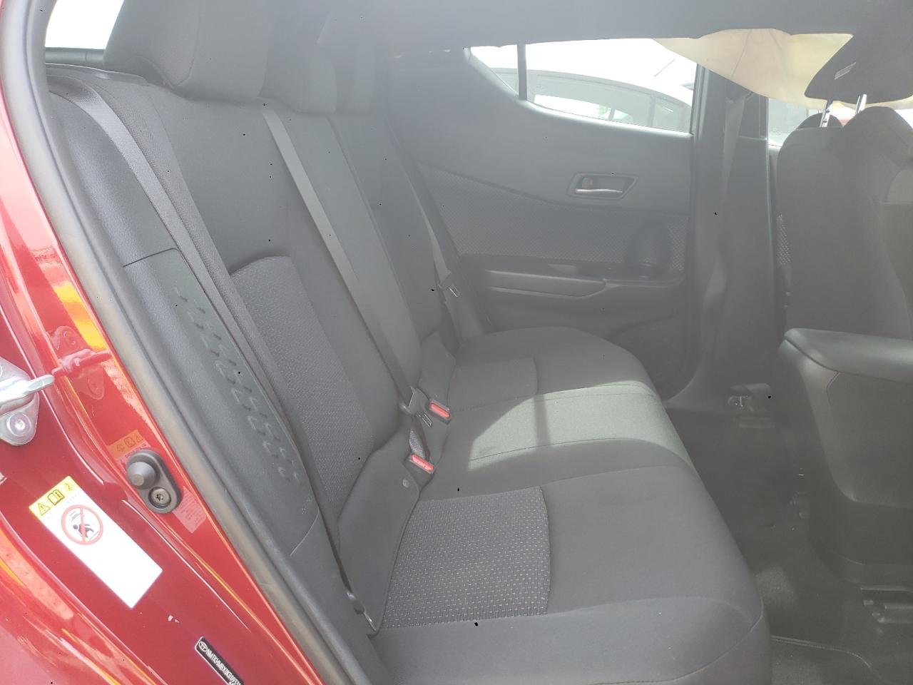 Photo 6 from auction – 2019 TOYOTA C-HR XLE with VIN NMTKHMBX0KR093314