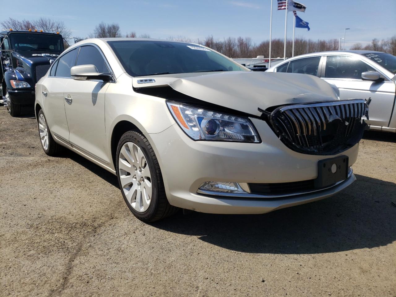 BUICK LACROSSE 2015 with VIN 1G4GC5G36FF255658 - Photo from auction