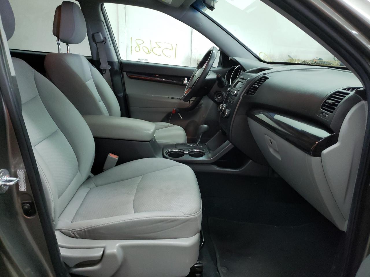 Photo 5 from auction – 2011 KIA SORENTO BA with VIN 5XYKT4A25BG049974
