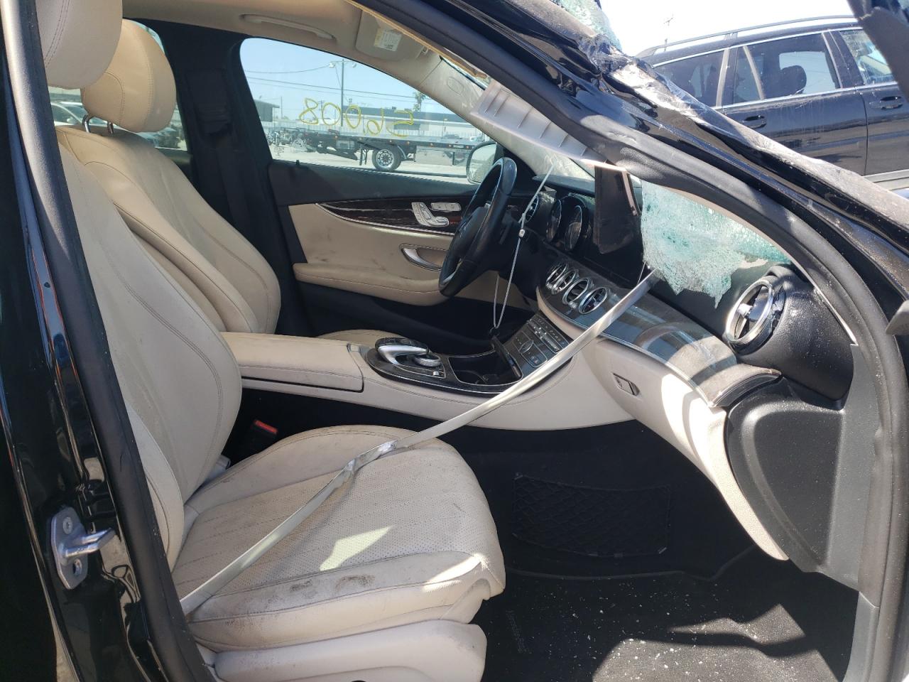 Photo 5 from auction – 2017 MERCEDES-BENZ E 300 with VIN WDDZF4JB4HA232366