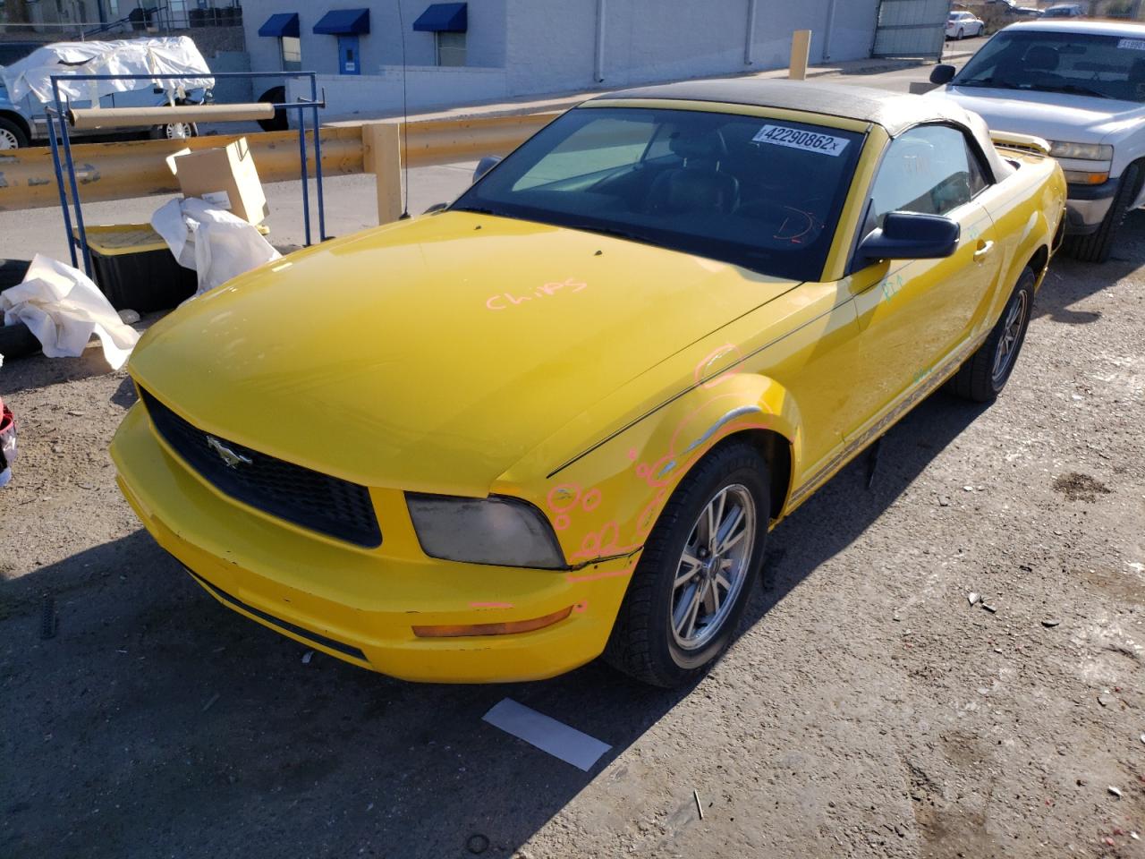 Photo 2 from auction – 2005 FORD MUSTANG with VIN 1ZVFT84N555220330